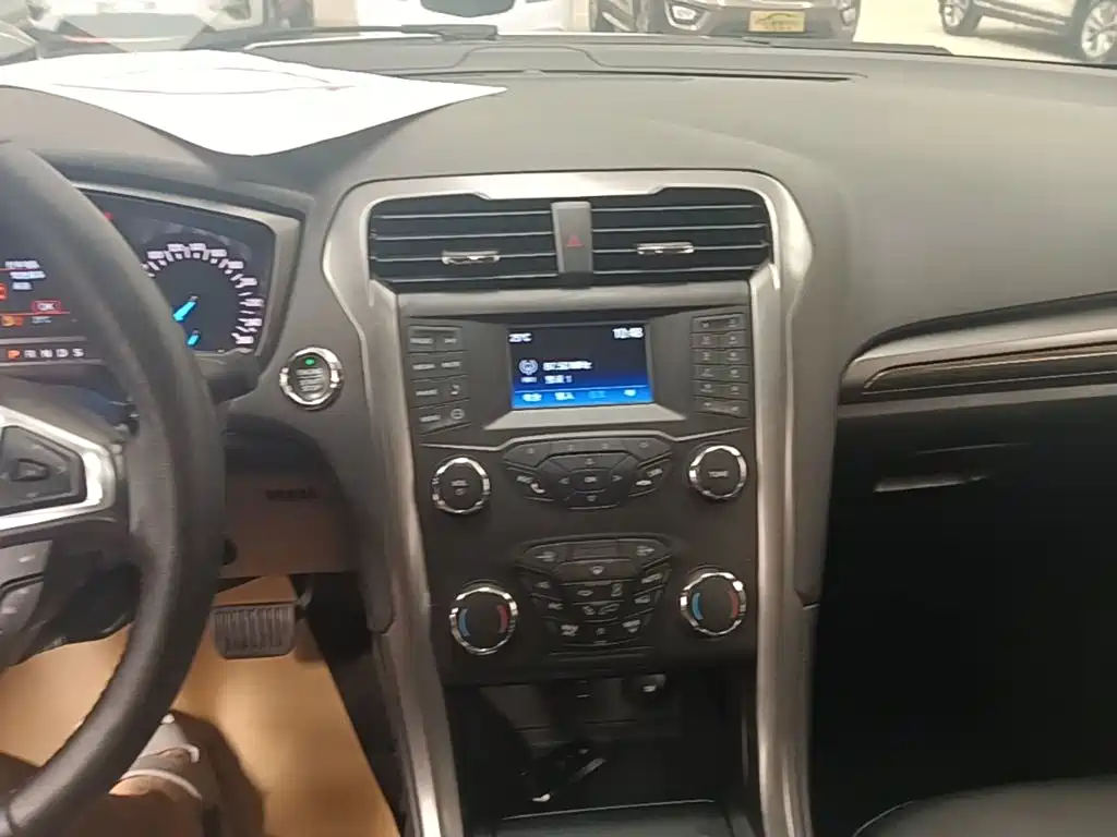 Ford Mondeo — миниатюра 13