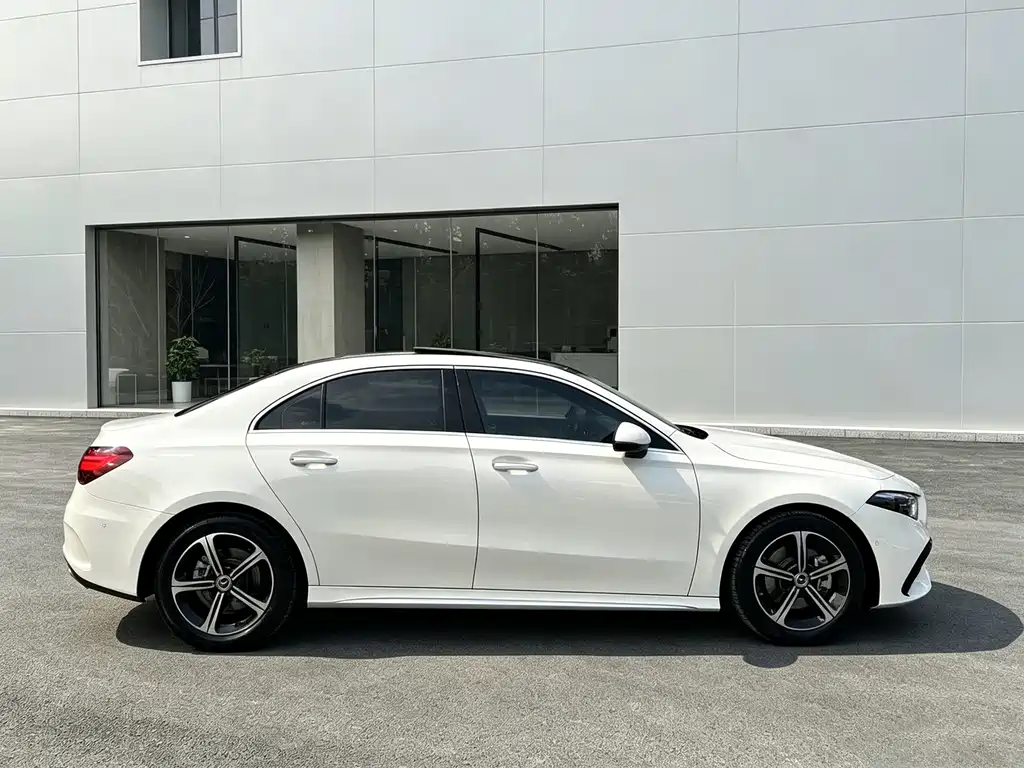 Mercedes-Benz A-Class — миниатюра 6