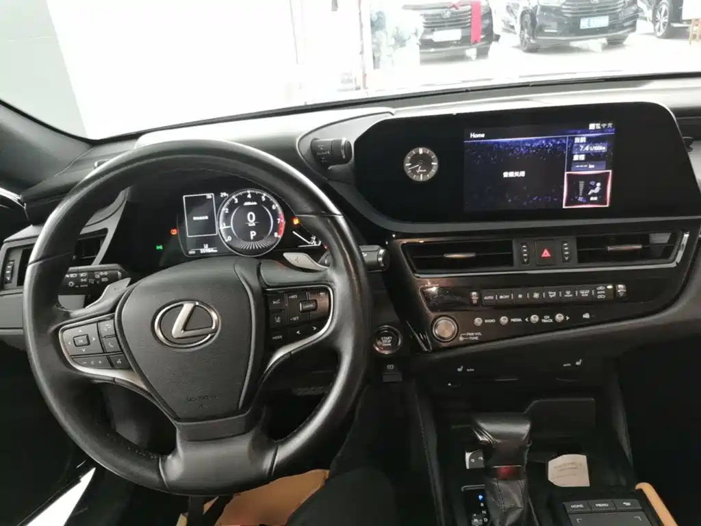 Lexus ES — миниатюра 10