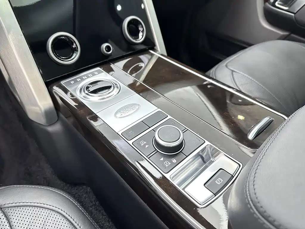 Land Rover Range Rover — миниатюра 8