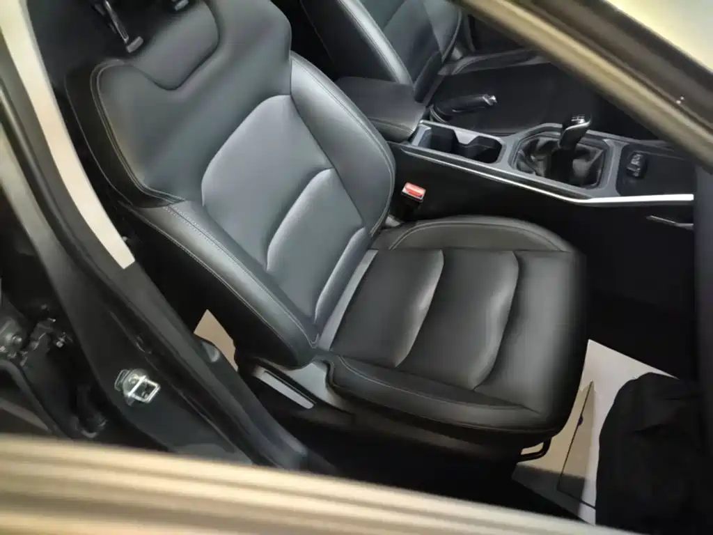 Geely Emgrand — миниатюра 25