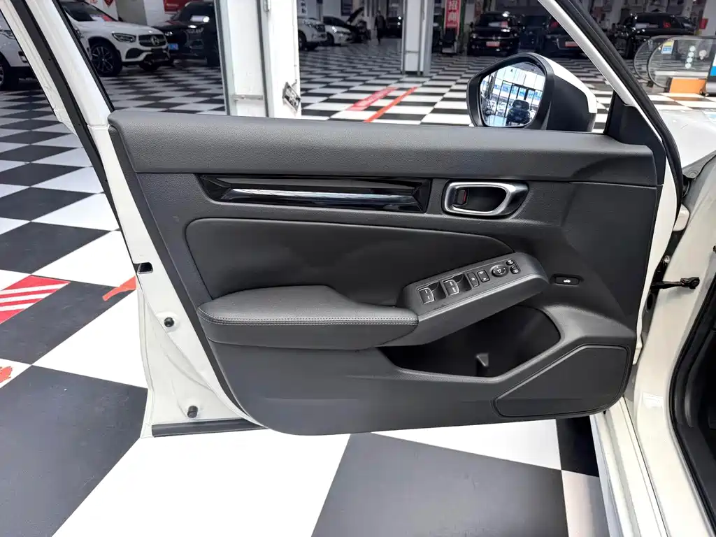 Honda Civic — миниатюра 8