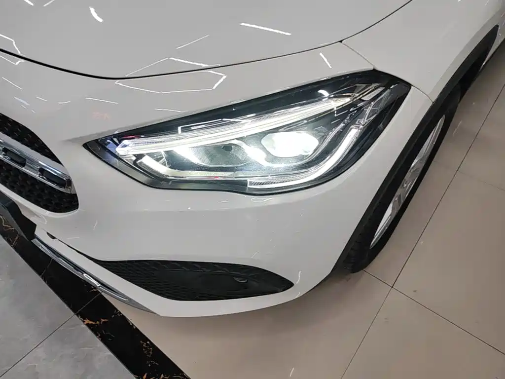 Mercedes-Benz GLA — миниатюра 24