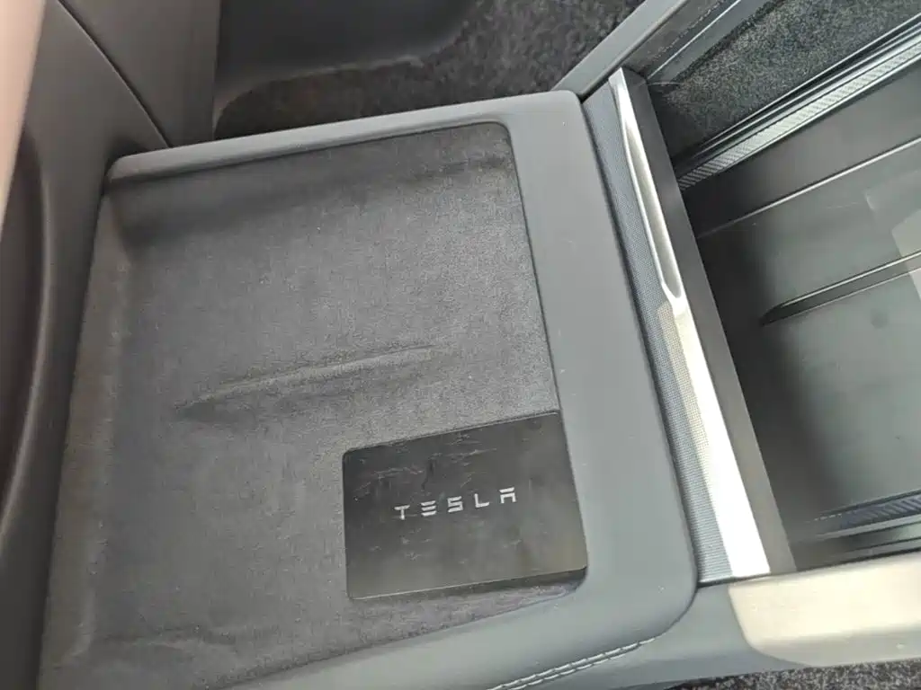 Tesla Model 3 — миниатюра 9