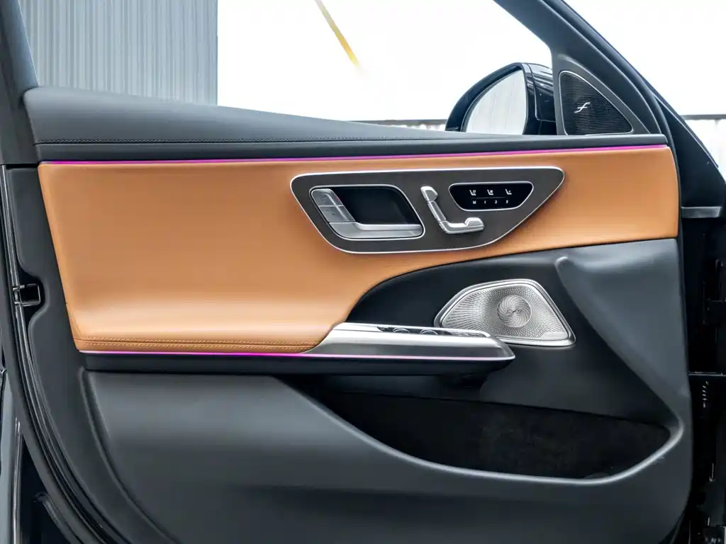 Mercedes-Benz E-Class — миниатюра 18