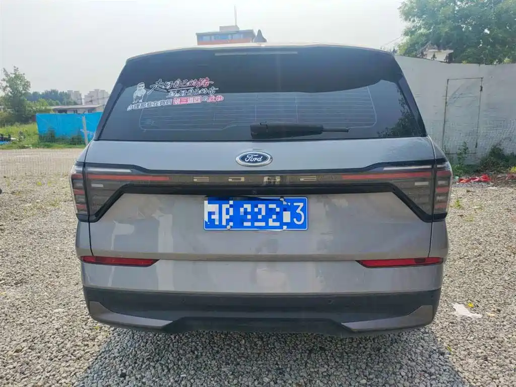 Ford Edge 2023 L 2.0T EcoBoost мест Luxury