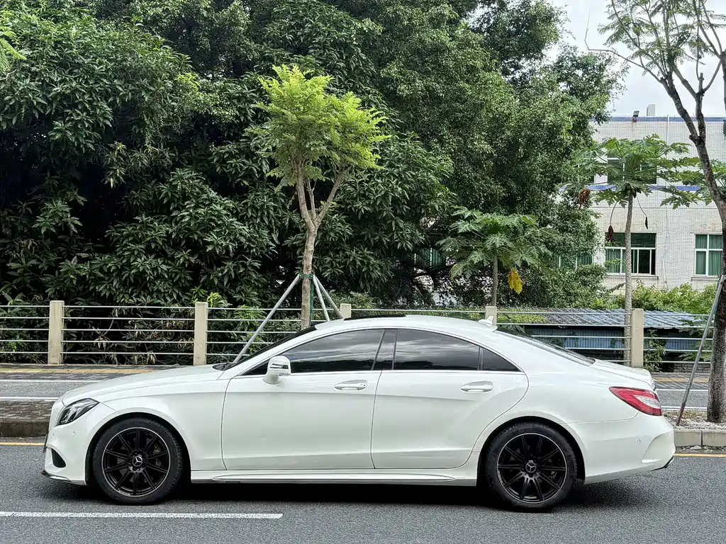 Mercedes-Benz CLS — миниатюра 4