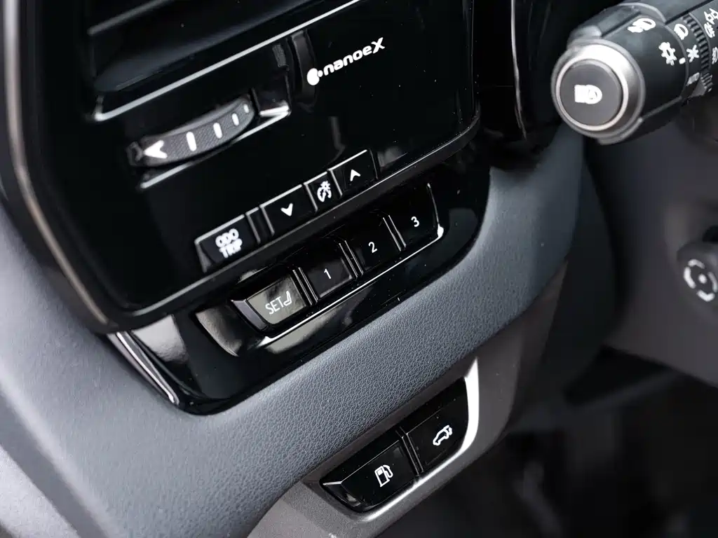 Lexus RX New Energy — миниатюра 20