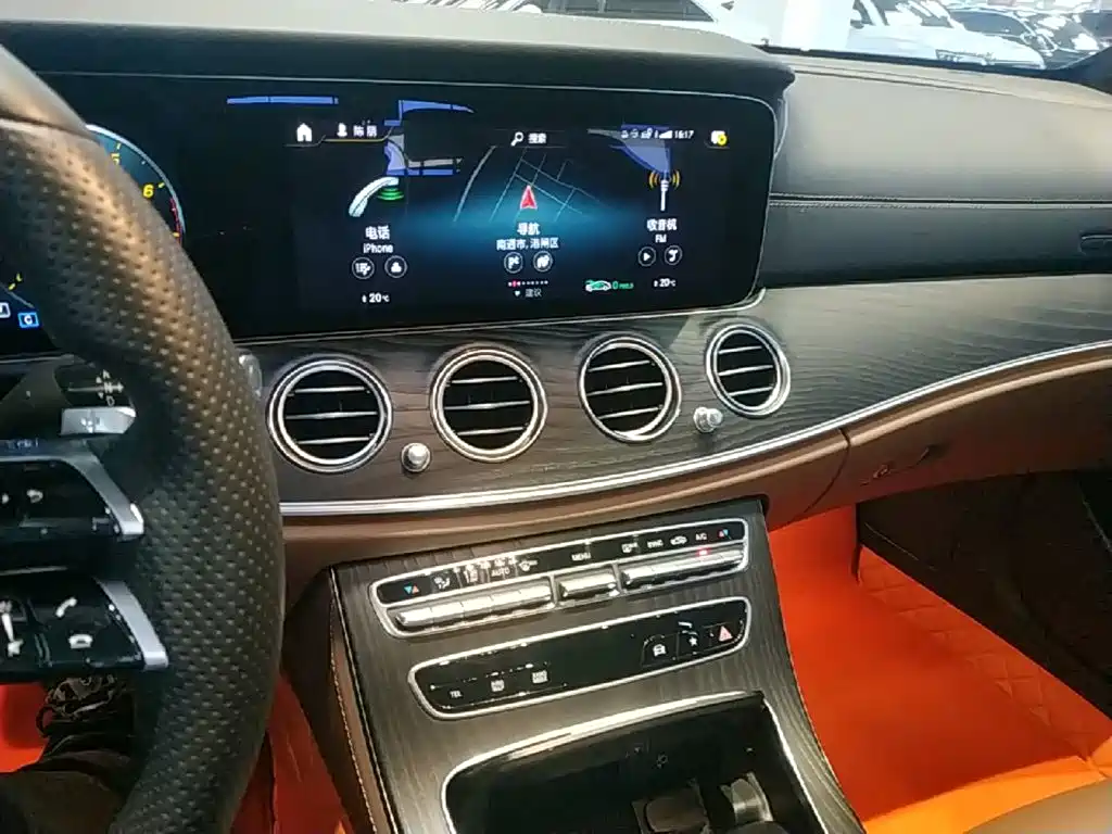 Mercedes-Benz E-Class — миниатюра 13