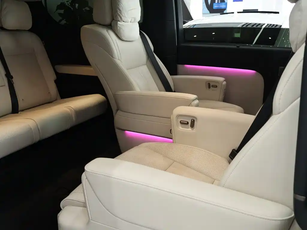 Li Auto Li MEGA — миниатюра 26