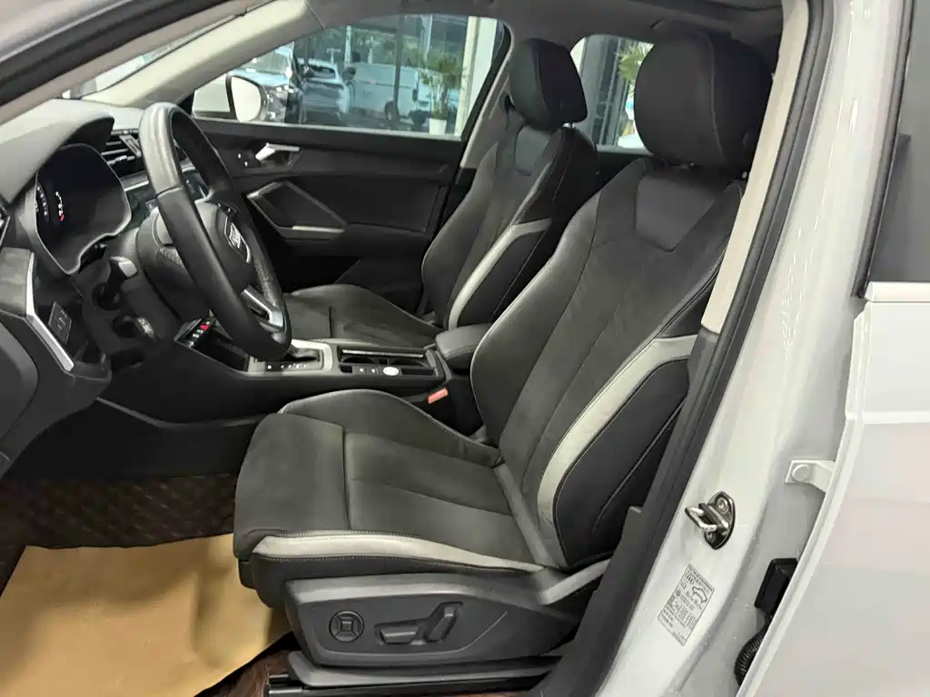 Audi Q3 2022 35 TFSI