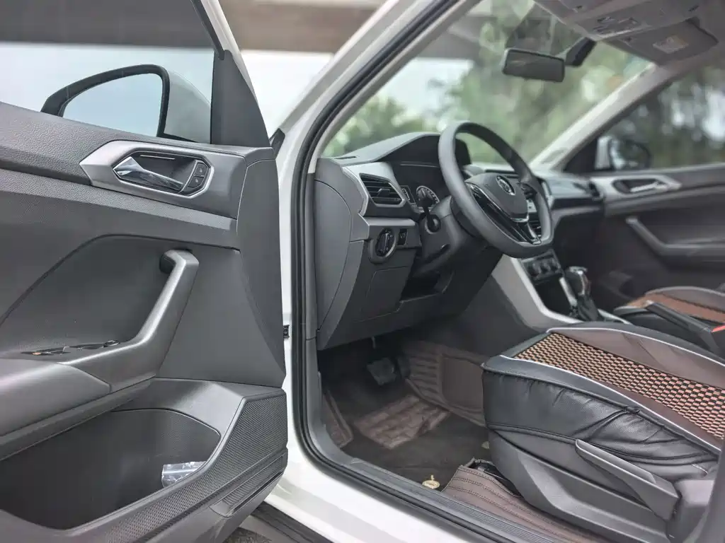 Volkswagen T-Cross — миниатюра 3