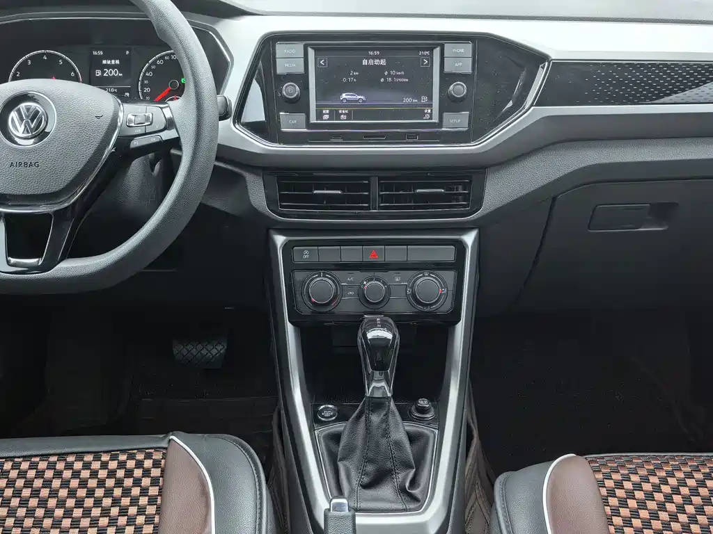Volkswagen T-Cross — миниатюра 9