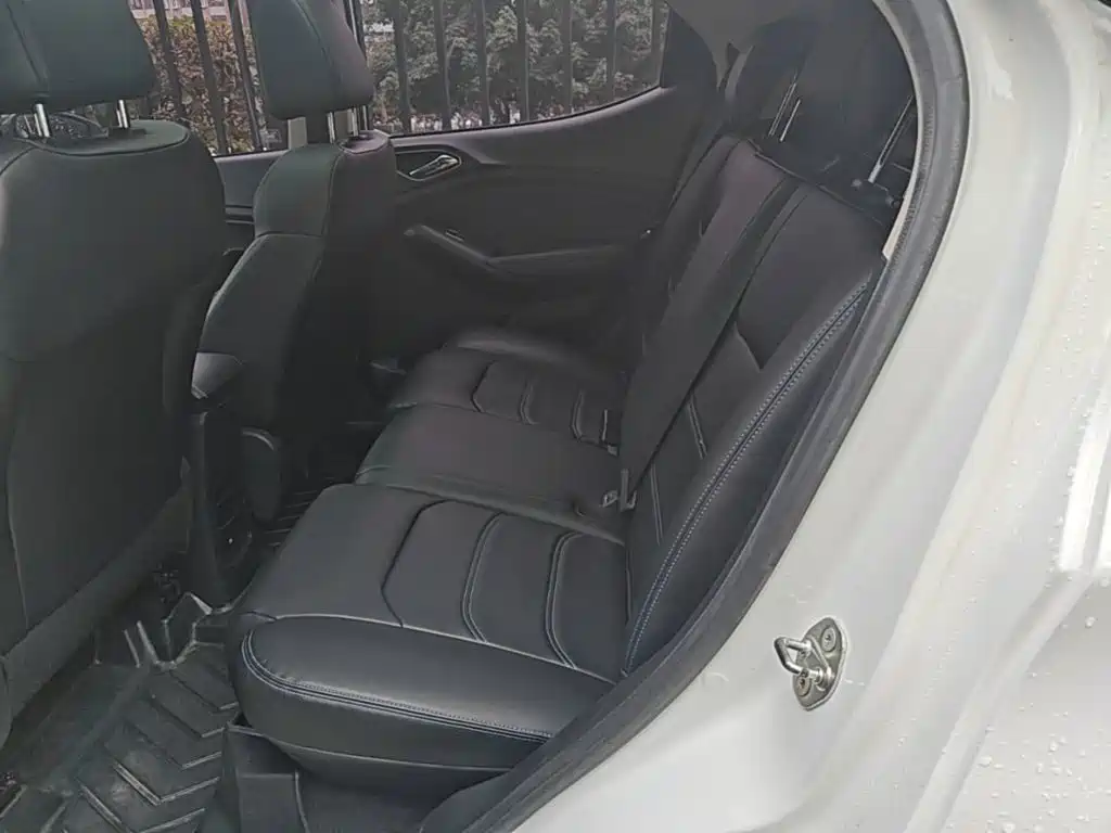 BYD Yuan EV — миниатюра 17