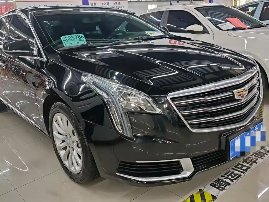 CADILLAC XTS