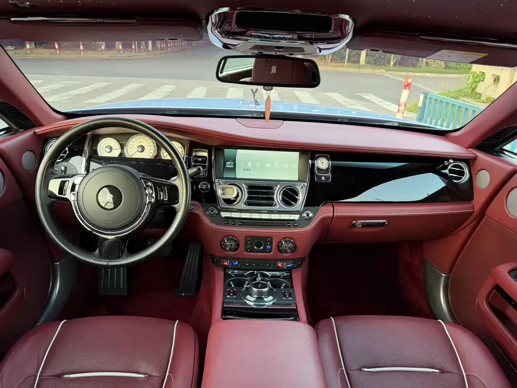 Rolls-Royce Wraith — миниатюра 11