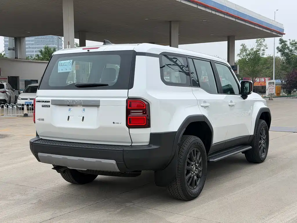 Toyota Land Cruiser Prado 2026 2.4T TX 5 мест