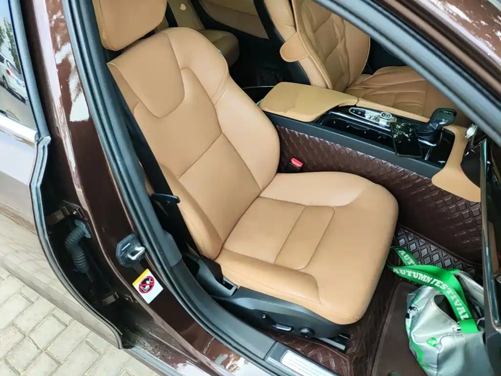 Volvo S90 — миниатюра 25