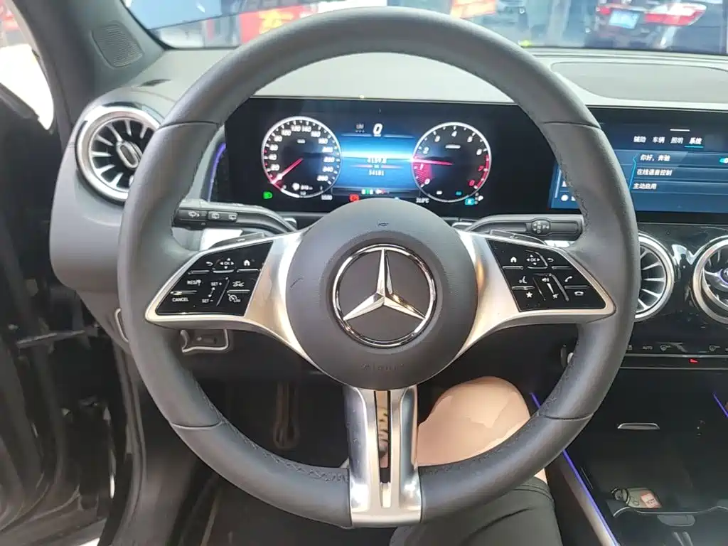 Mercedes-Benz GLB — миниатюра 11