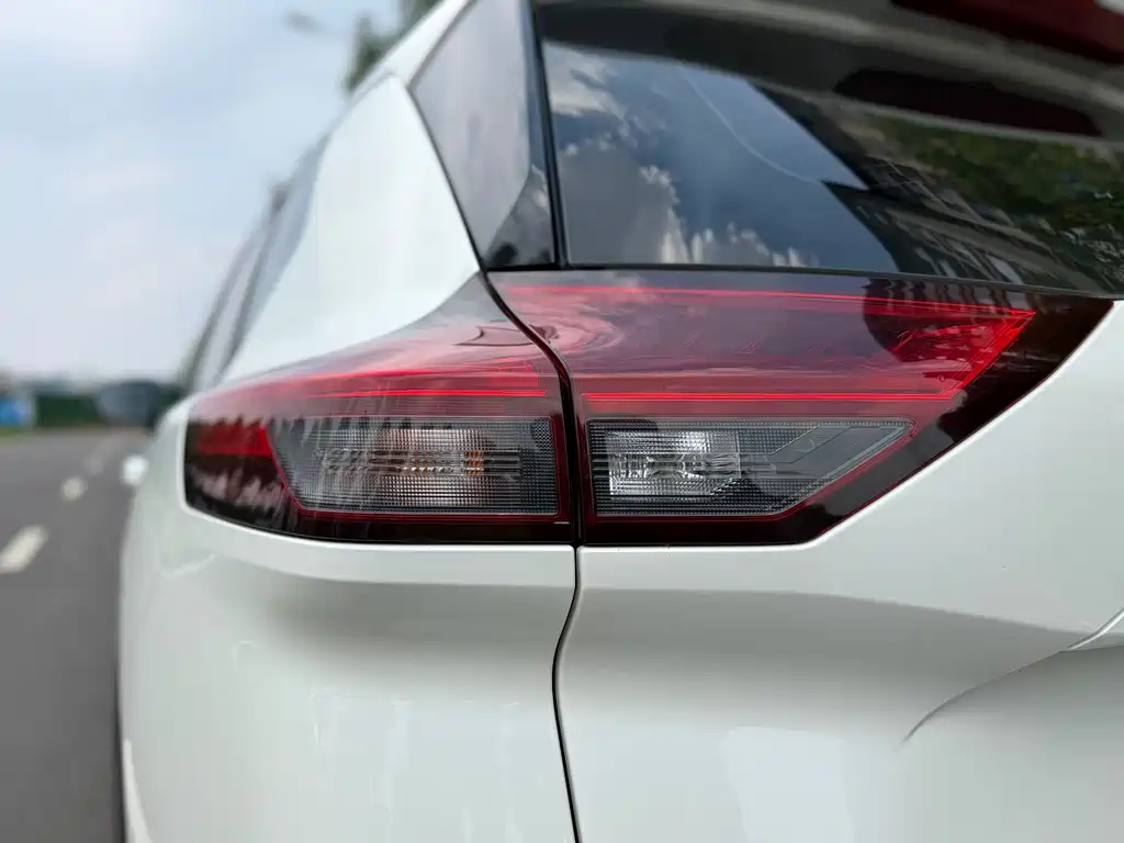 Nissan X-Trail — миниатюра 27