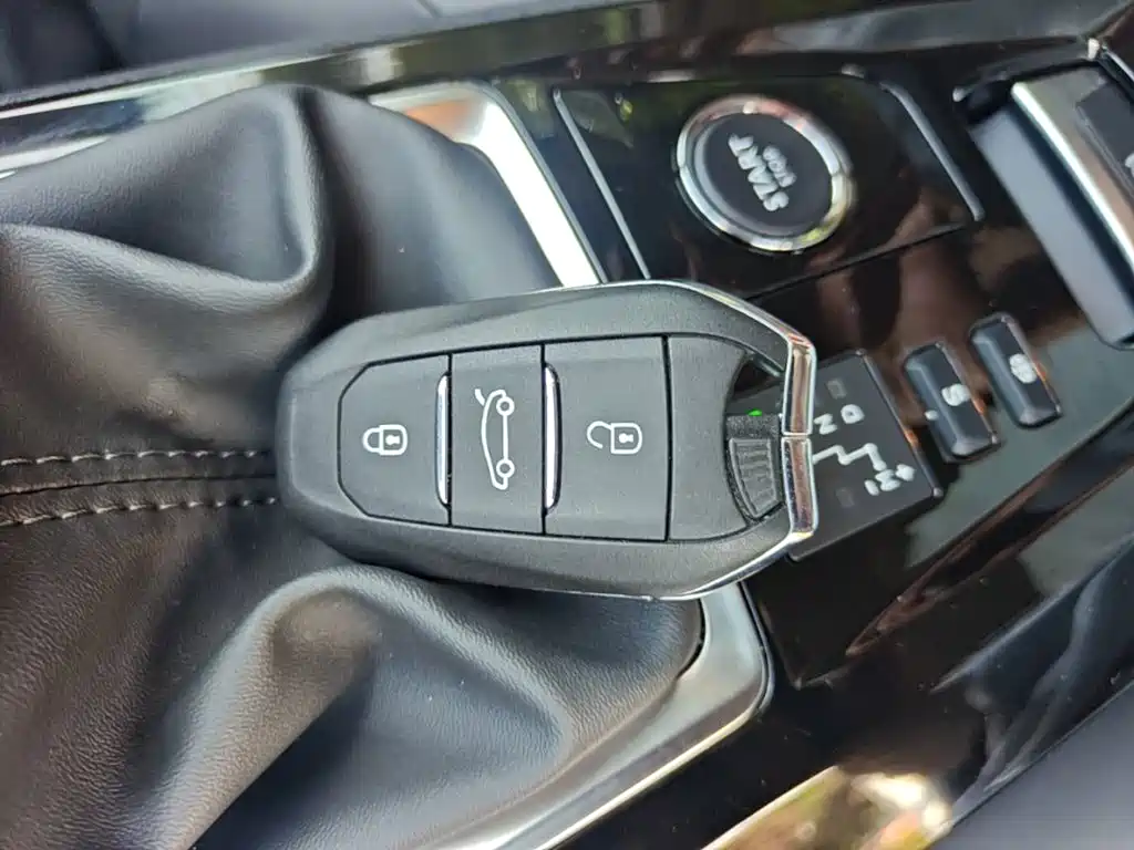 Peugeot 408 — миниатюра 9