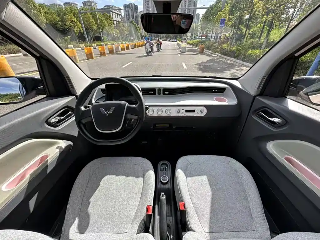 Wuling MINIEV — миниатюра 13