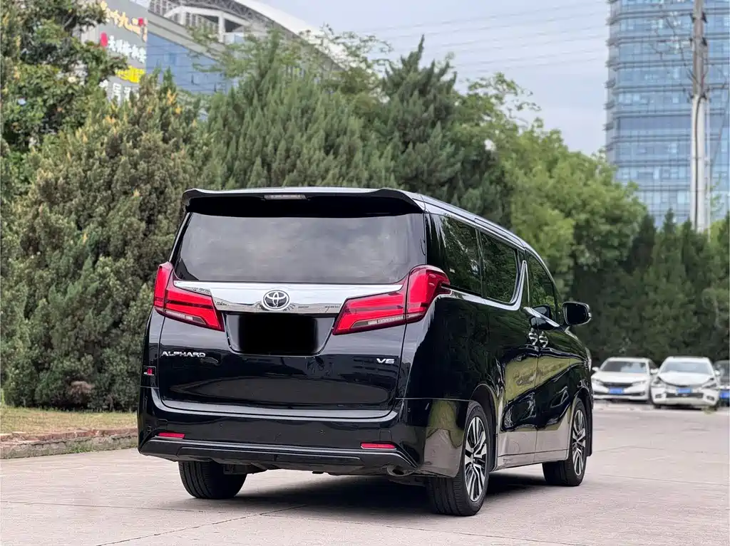 Toyota Alphard 2018 3.5L Luxury