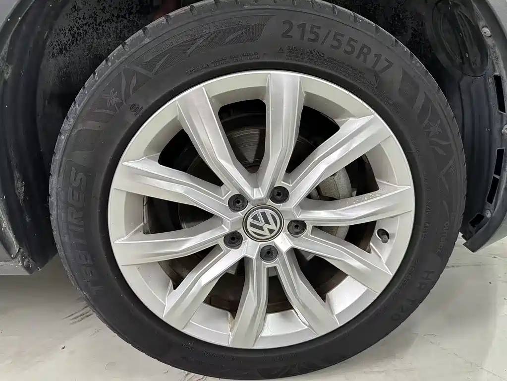 Volkswagen T-Roc — миниатюра 13