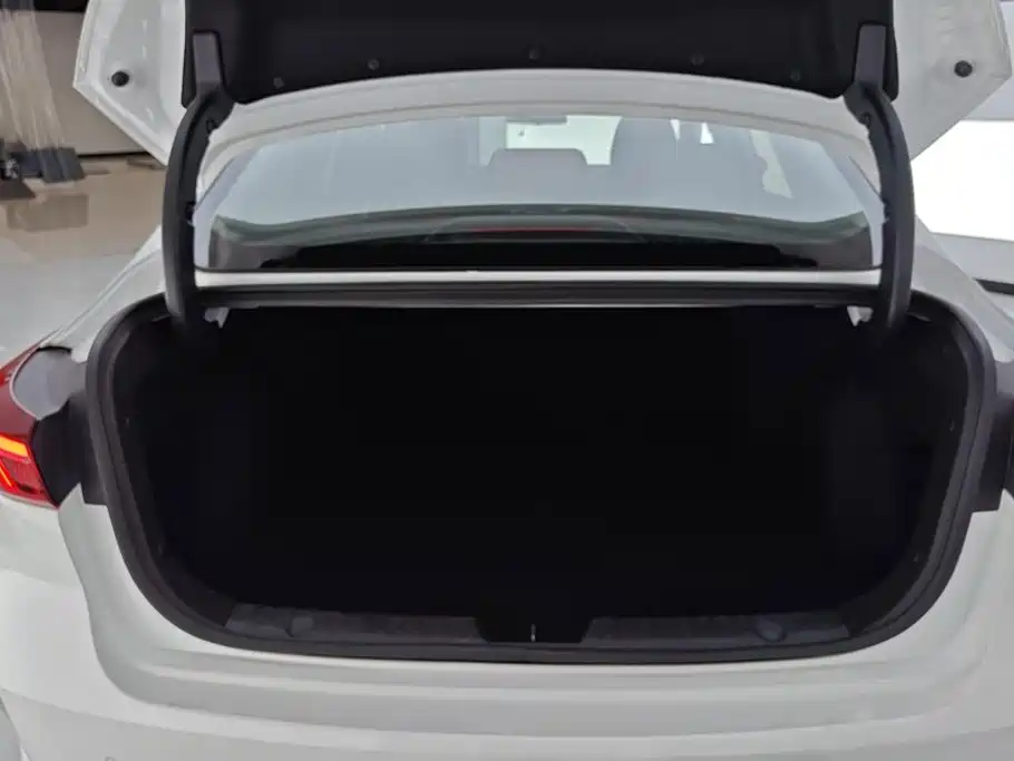 Changan Eado — миниатюра 4