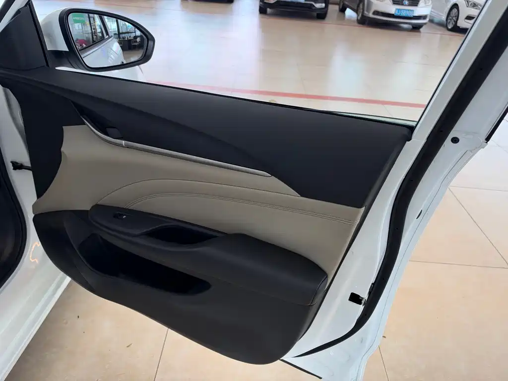 Buick Excelle — миниатюра 27