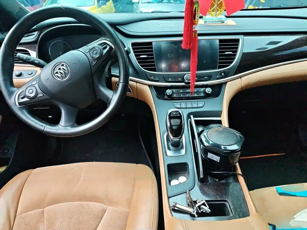 Buick LaCrosse — миниатюра 10