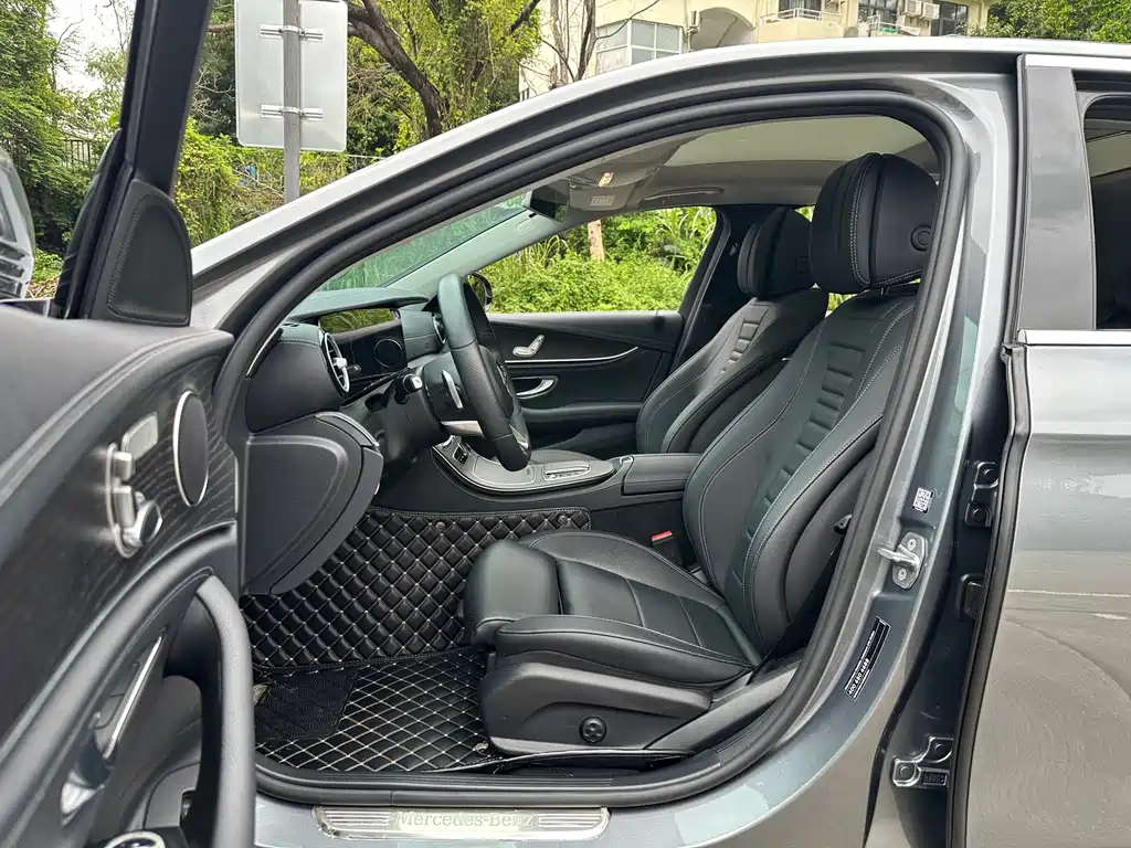 Mercedes-Benz E-Class — миниатюра 10