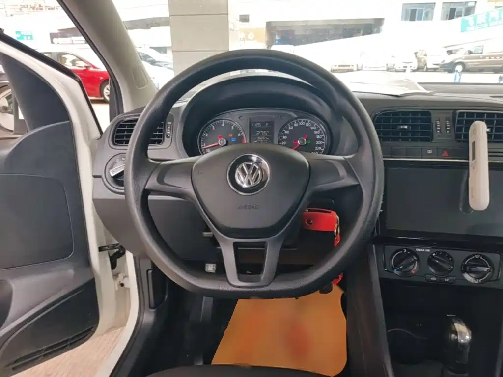 Volkswagen Polo — миниатюра 11