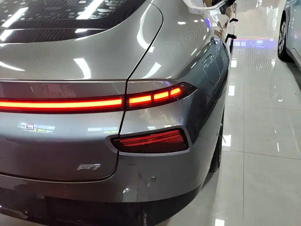 XPeng P7 — миниатюра 8