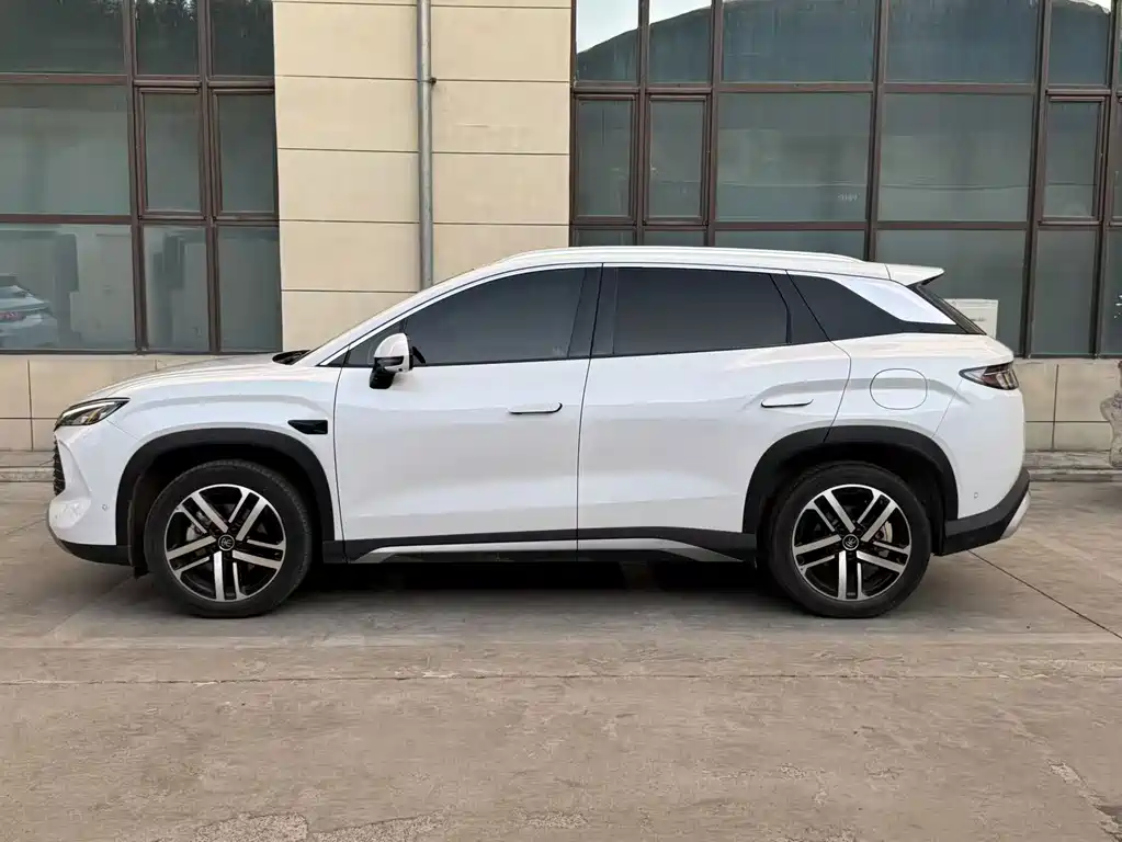 BYD L DM-i — миниатюра 4