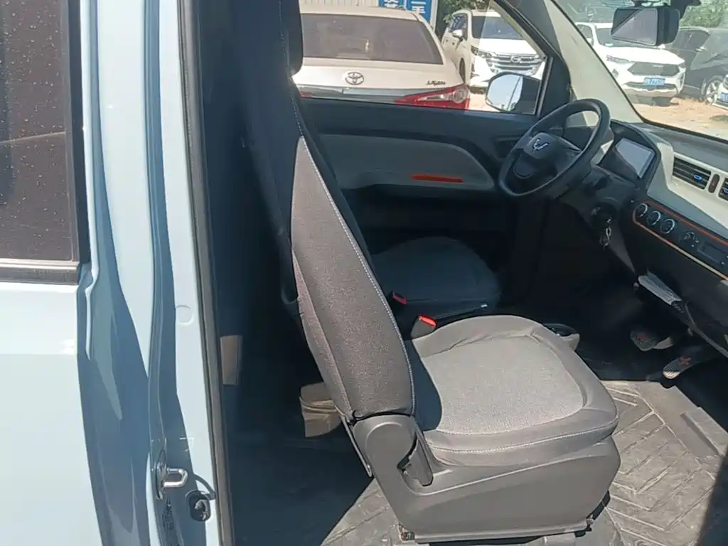 Wuling MINIEV — миниатюра 25