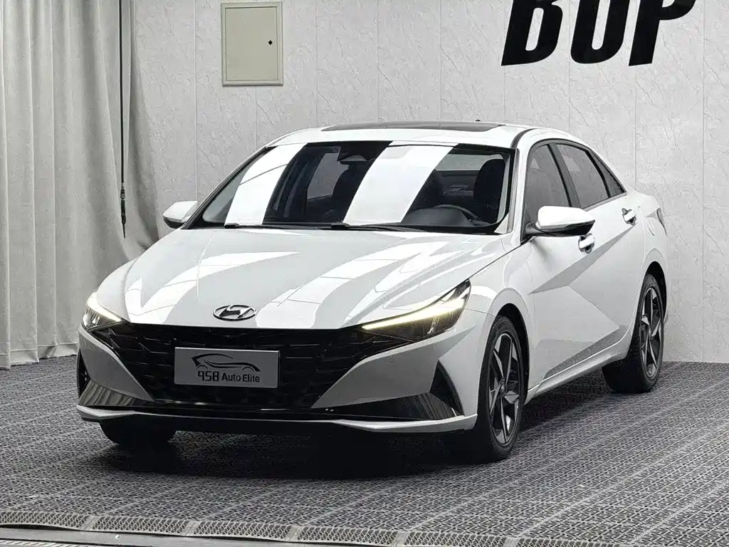 伊兰特 2022款 1.5L CVT LUX尊贵版 2022