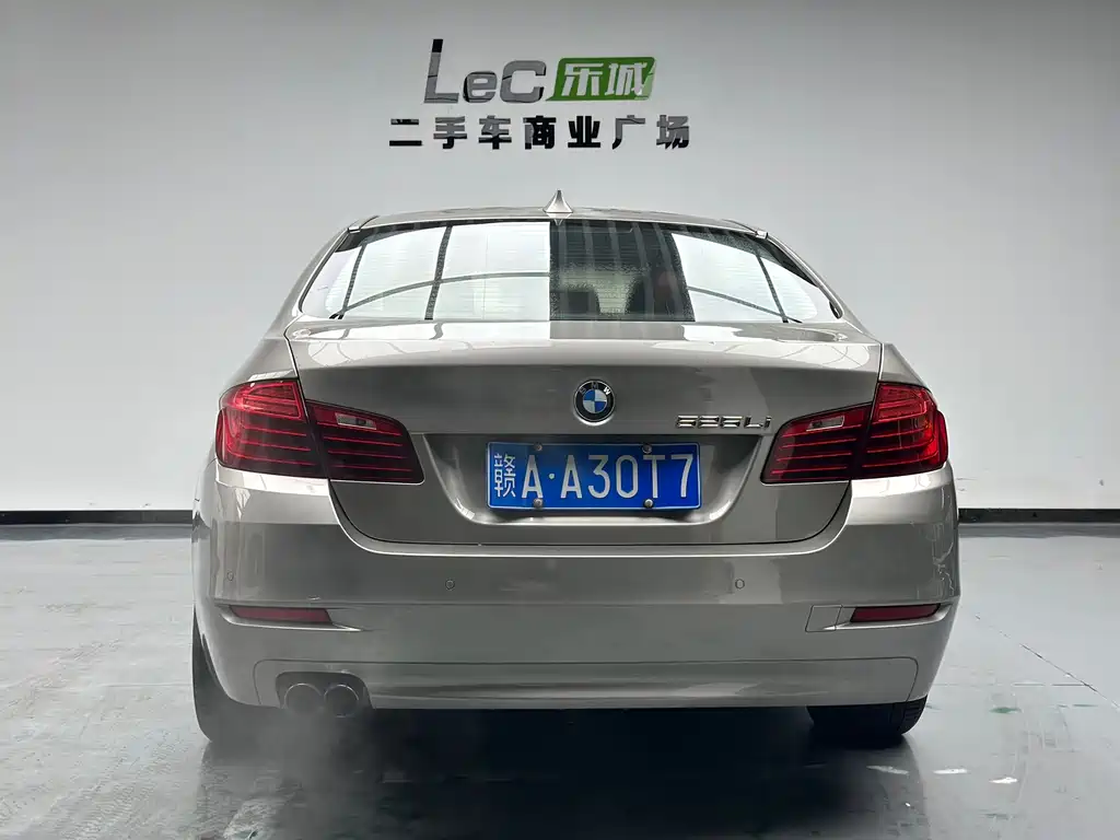BMW 5 Series — миниатюра 4