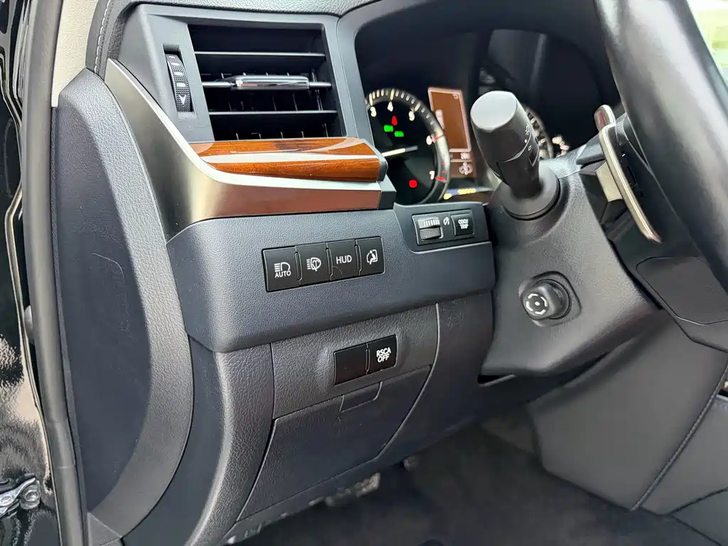 Lexus LX — миниатюра 16