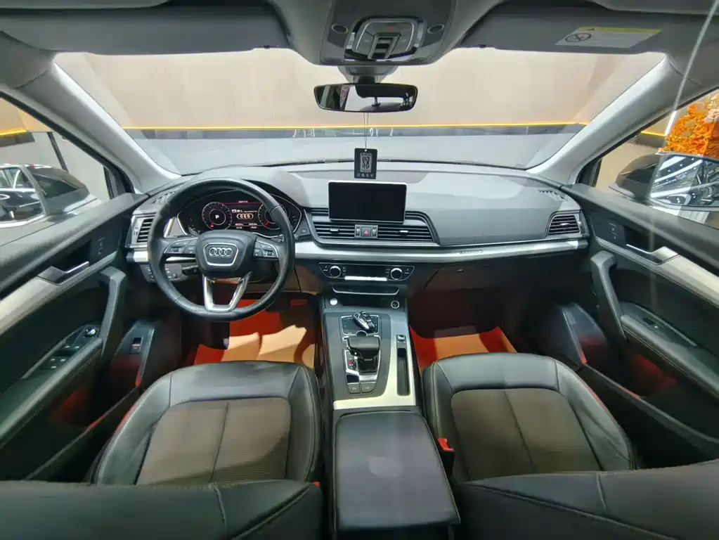 Audi Q5L 2018 40 TFSI Fashion V