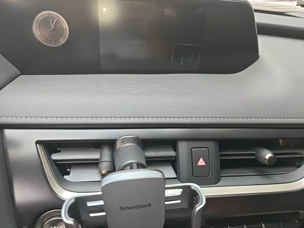 Lexus UX — миниатюра 13