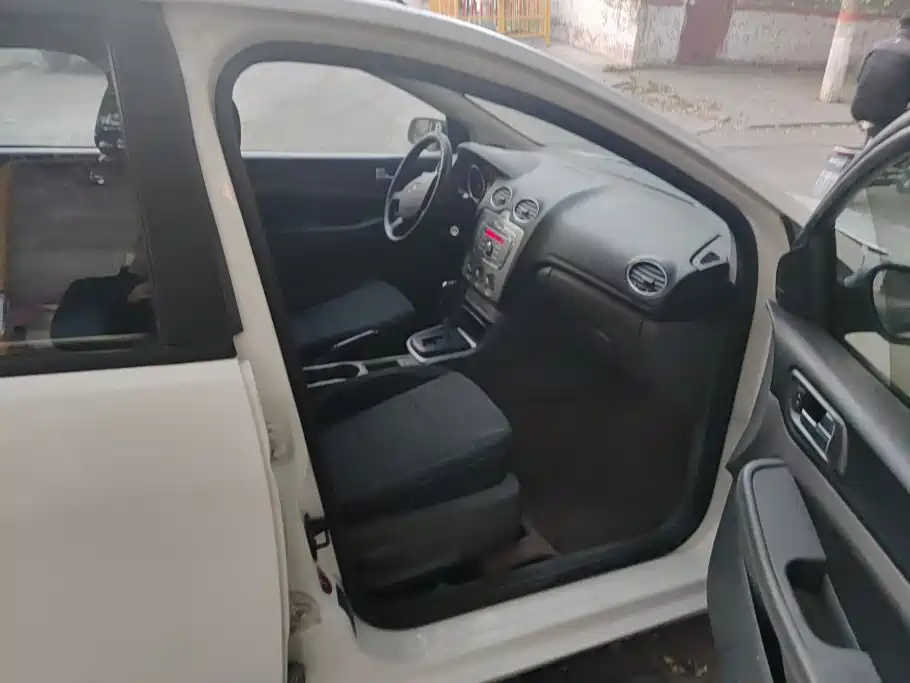 Ford Focus — миниатюра 8