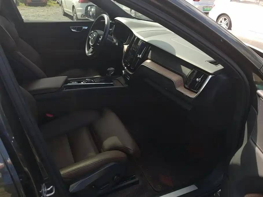 Volvo XC60 — миниатюра 8