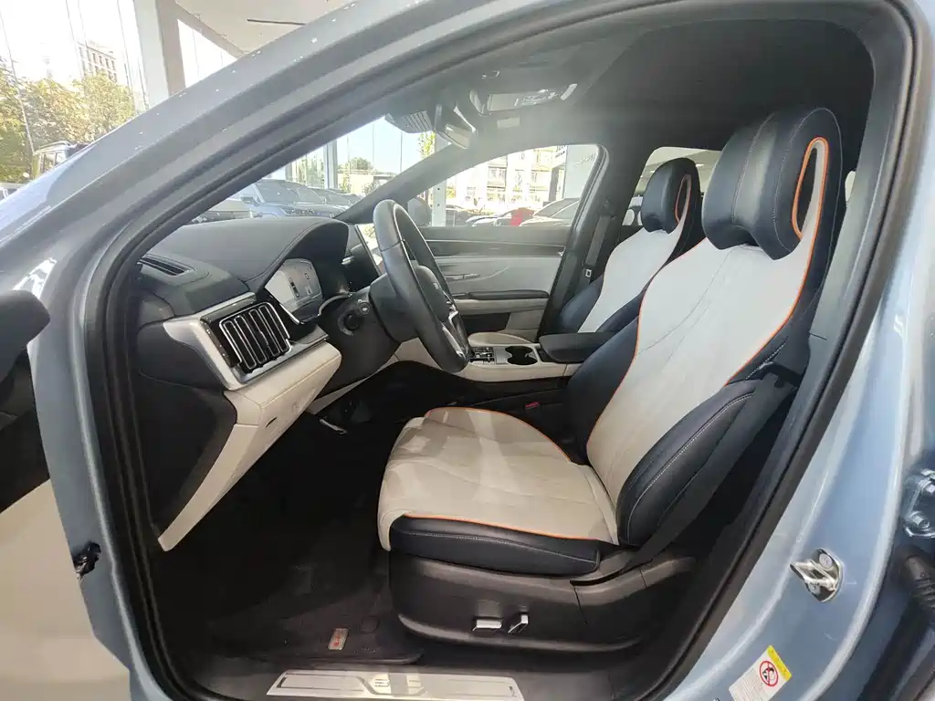 BYD PLUS New Energy — миниатюра 9