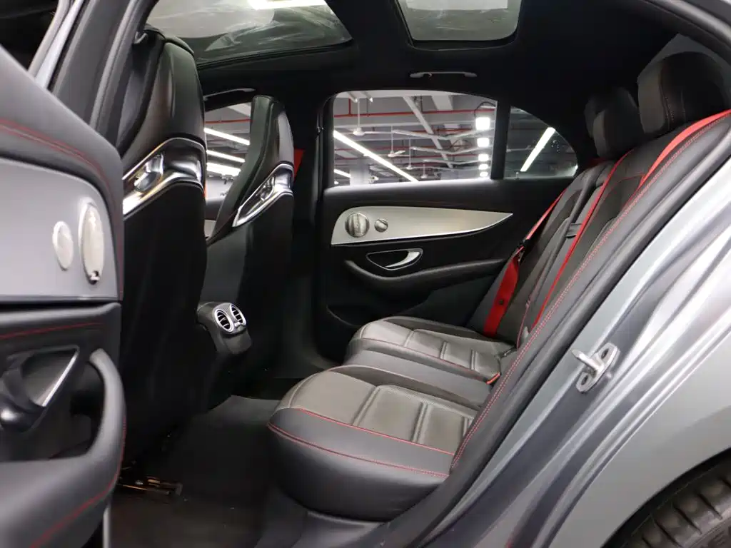 Mercedes-Benz E-Class AMG — миниатюра 23
