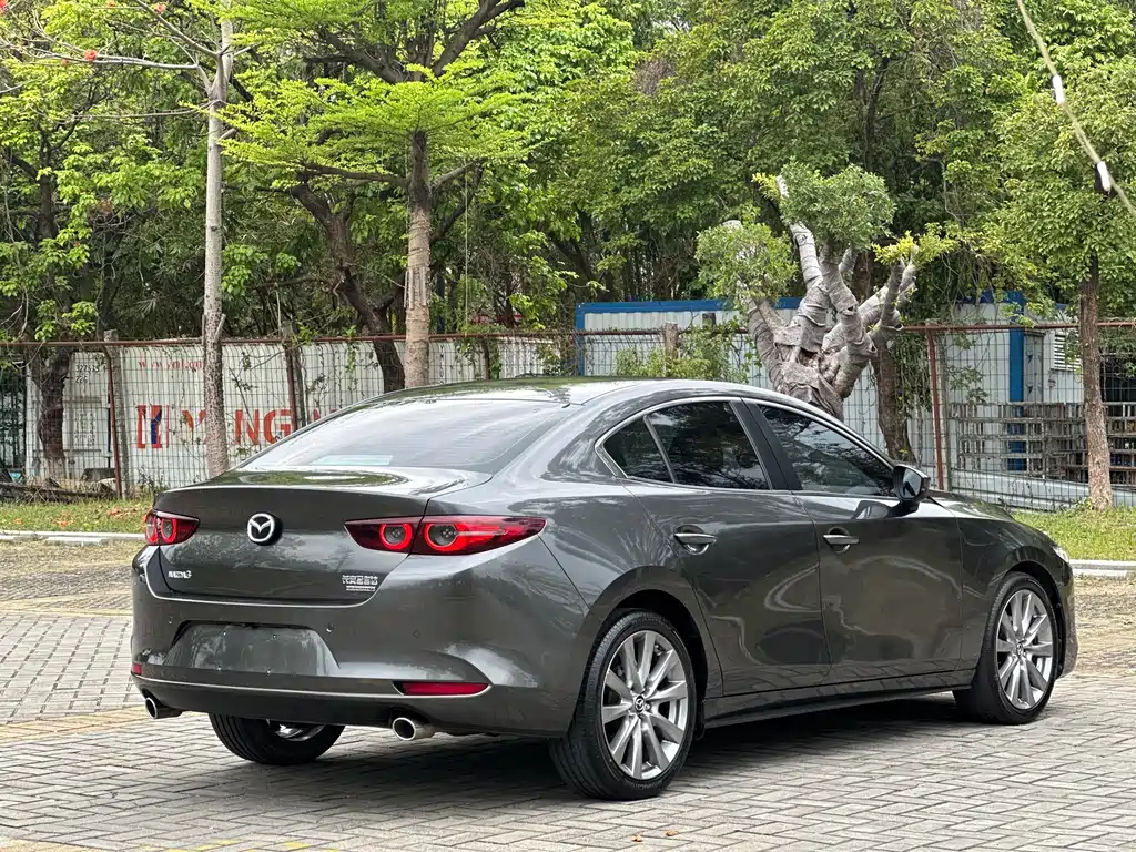 MAZDA 3 ANGKESAILA