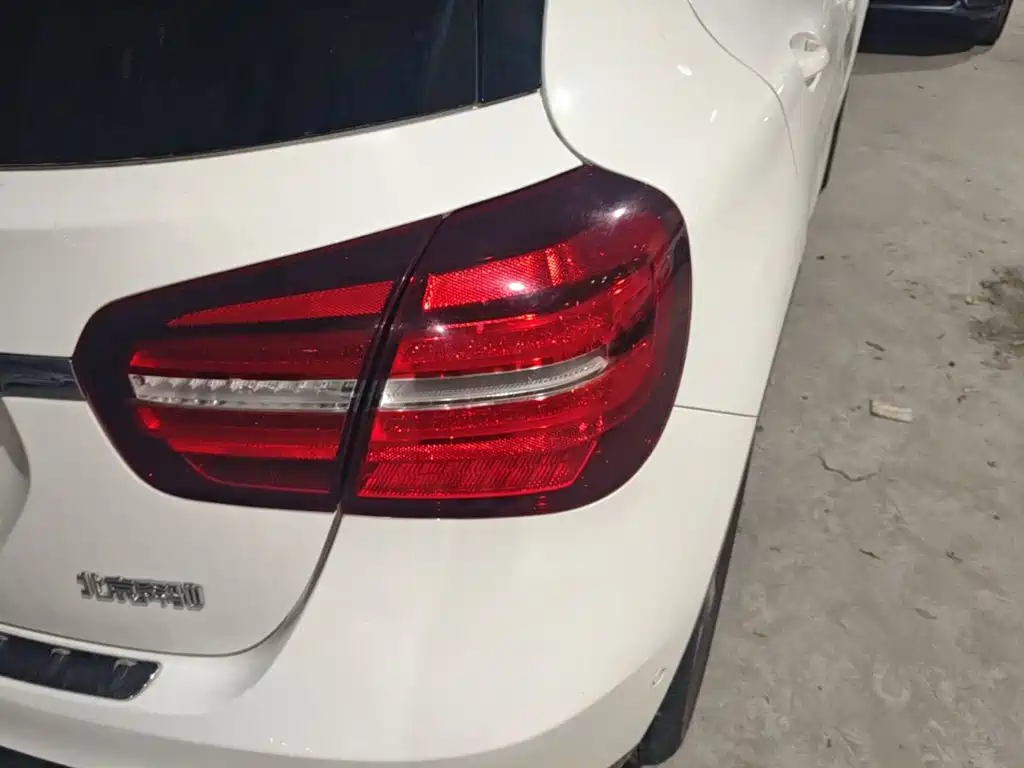 Mercedes-Benz GLA — миниатюра 8