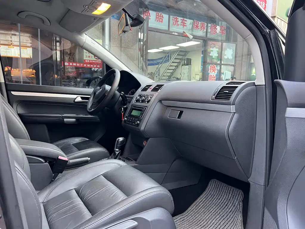 Volkswagen Touran — миниатюра 8