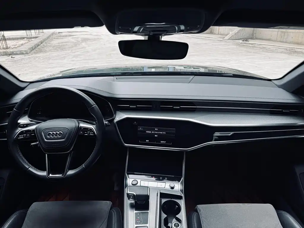 Audi A6L 2023 40 TFSI Luxury