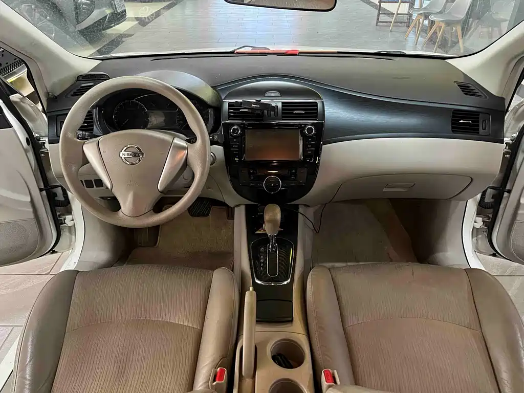 Nissan Tiida — миниатюра 4